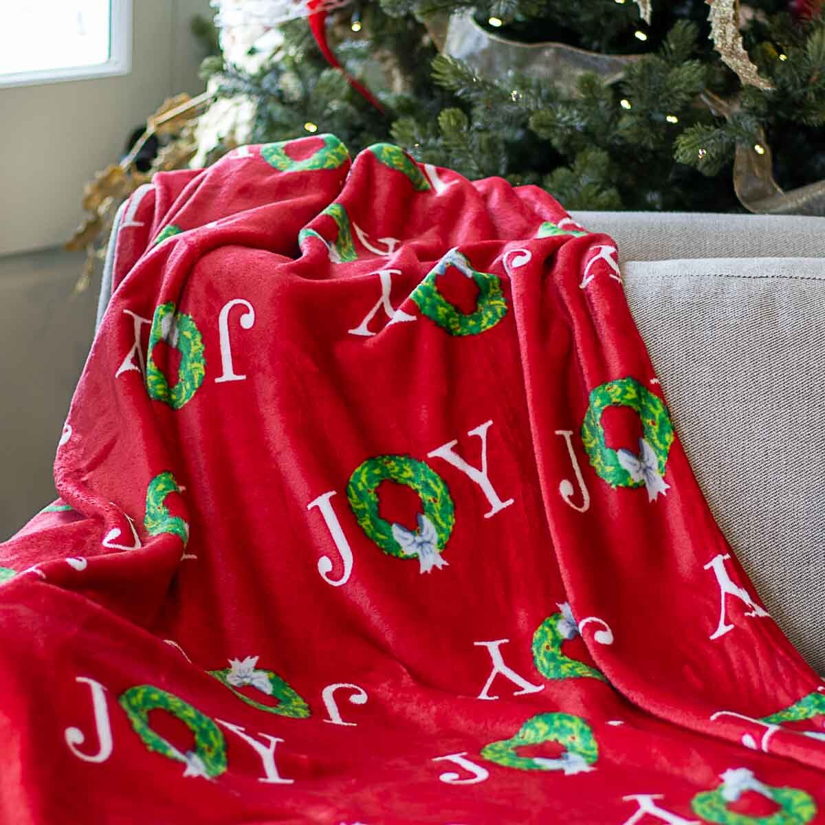 Grand Joy Wreath Throw - Red/Green-Blanket Throw-The Royal Standard-LouisGeorge Boutique, Women’s Fashion Boutique Located in Trussville, Alabama