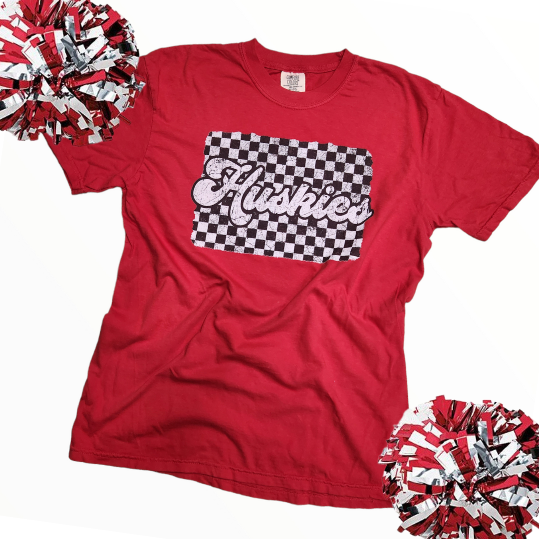 Huskies Checkered Game Day Tee - Comfort Colors - Red-Graphic Tee-LouisGeorge Boutique-LouisGeorge Boutique, Women’s Fashion Boutique Located in Trussville, Alabama