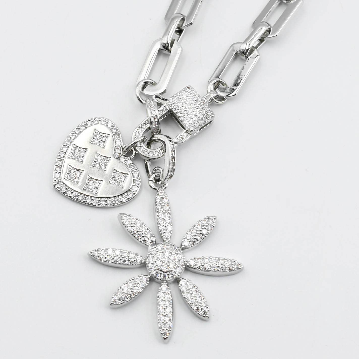 Daisy & Heart Charm Link Necklace Silver-Apparel & Accessories-Treasure Jewels Inc.-LouisGeorge Boutique, Women’s Fashion Boutique Located in Trussville, Alabama