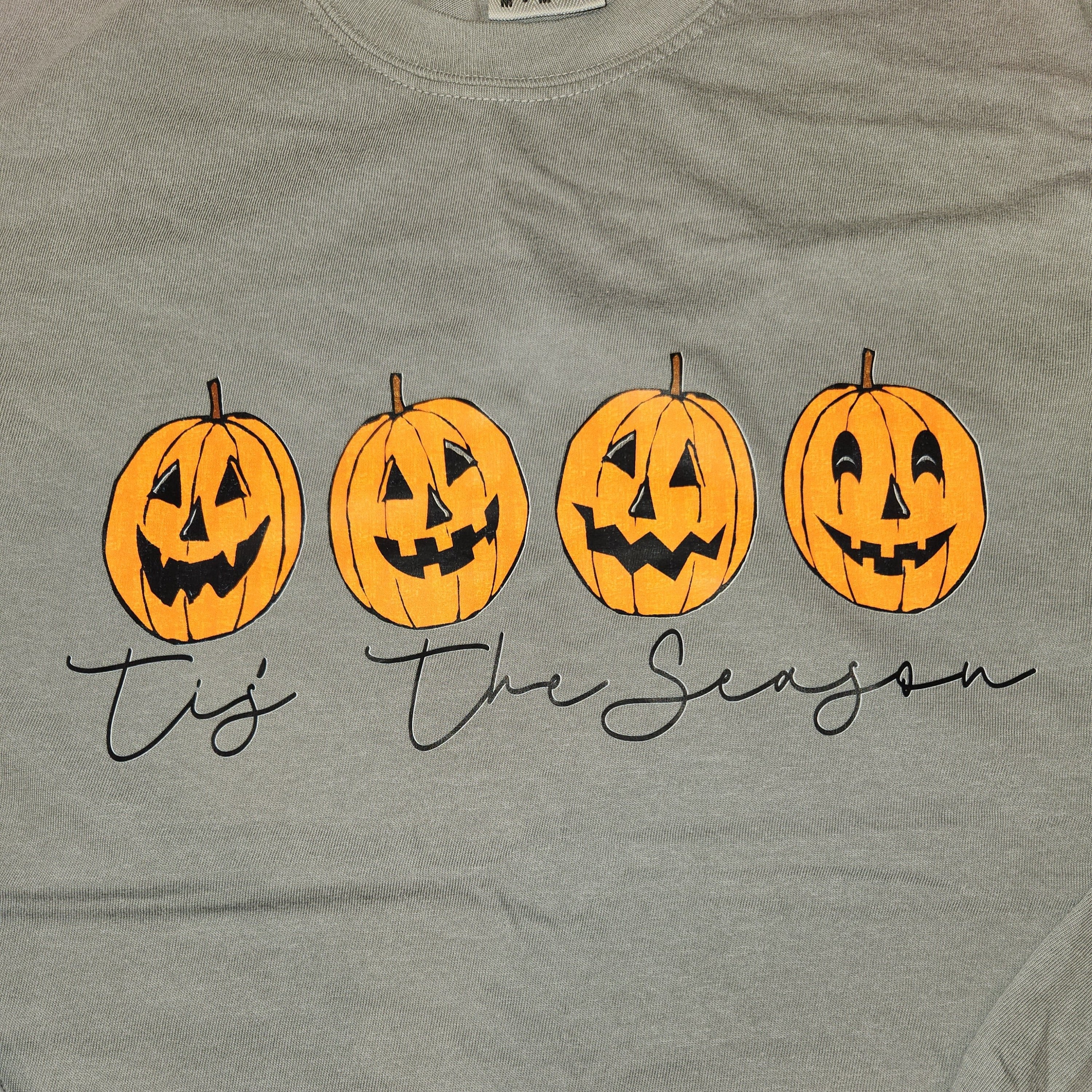 Tis the Season Jack-O'-Lantern Tee Comfort Colors Long Sleeve Tee - Grey-Graphic Tee-LouisGeorge Boutique-LouisGeorge Boutique, Women’s Fashion Boutique Located in Trussville, Alabama